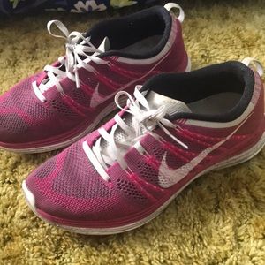 Size 10 Nike Flyknits